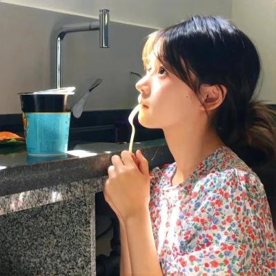 某爆料博主被曝官宣恋情引爆服务器，三天三夜全网画面流出